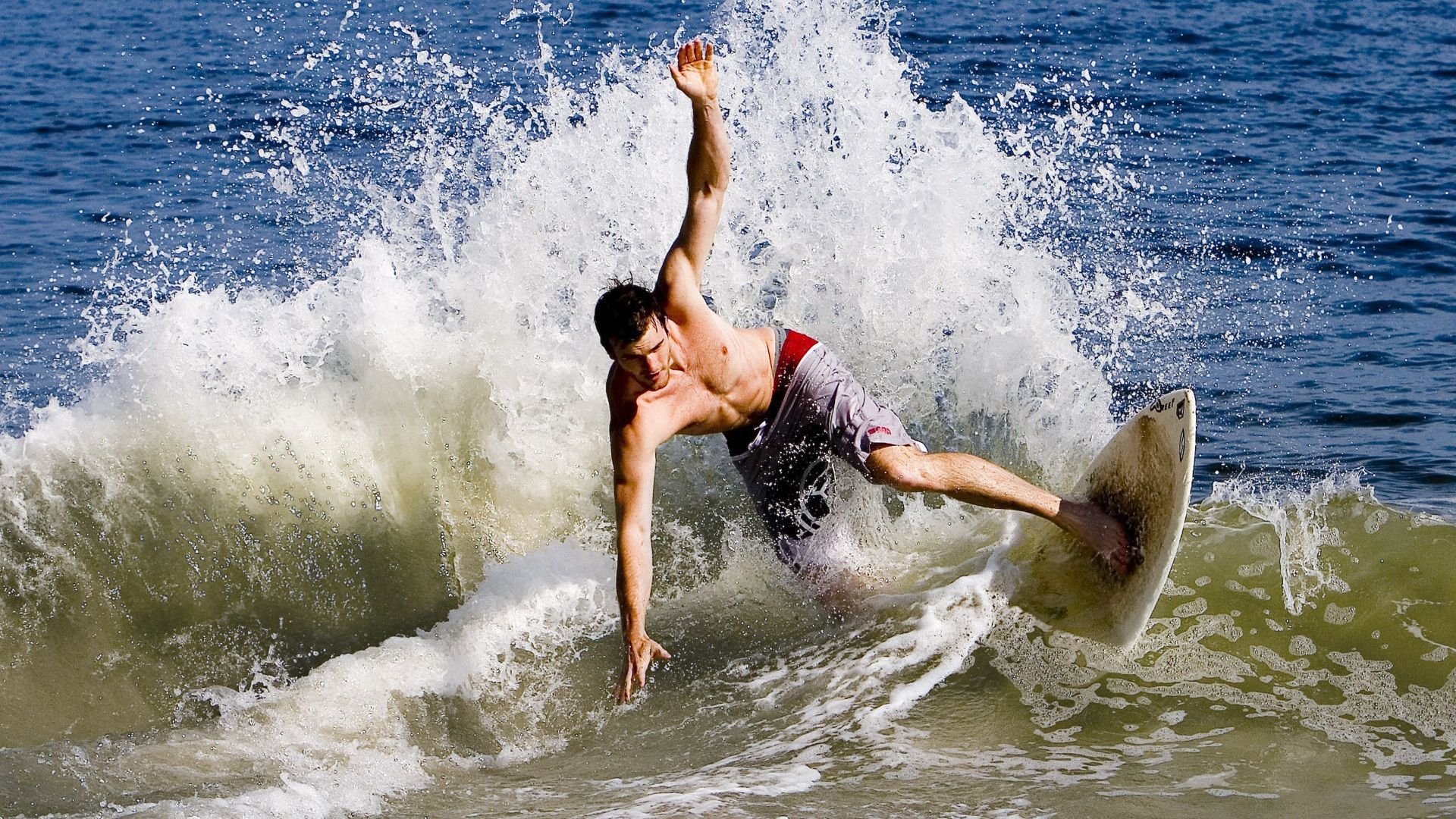 九游娱乐(jiuyou)官方网站-荷兰骑手 Maikel van der Vleuten 在巴黎奥运会个人障碍赛中荣获铜牌，与马匹 Beauville Z 一同创造历史。