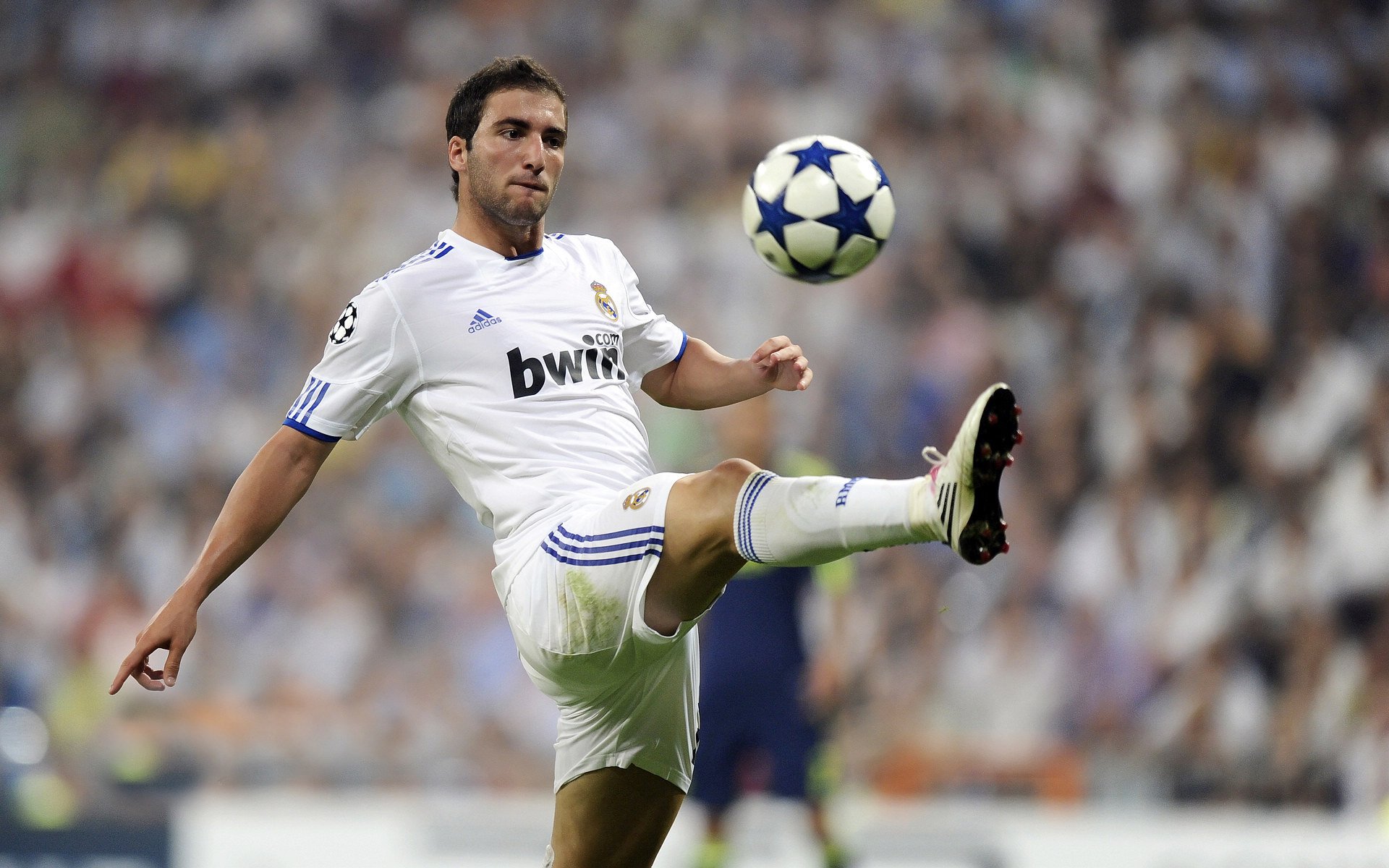 比分悬殊的比赛引发了观众的热议,足球比赛悬殊比分