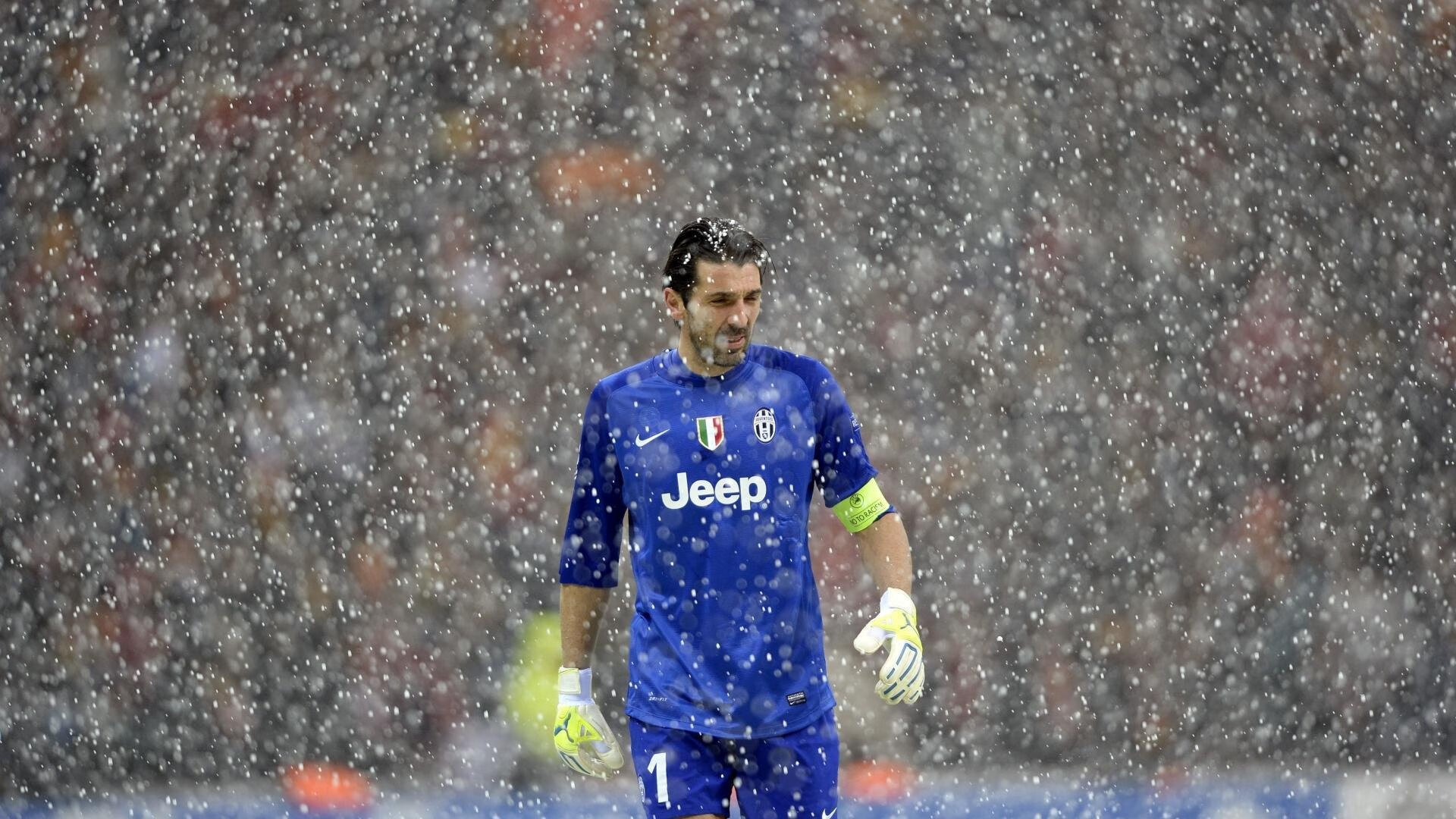 九游官网下载电脑版-法甲半场绝杀：激烈角逐中的定格瞬间，法甲比赛集锦